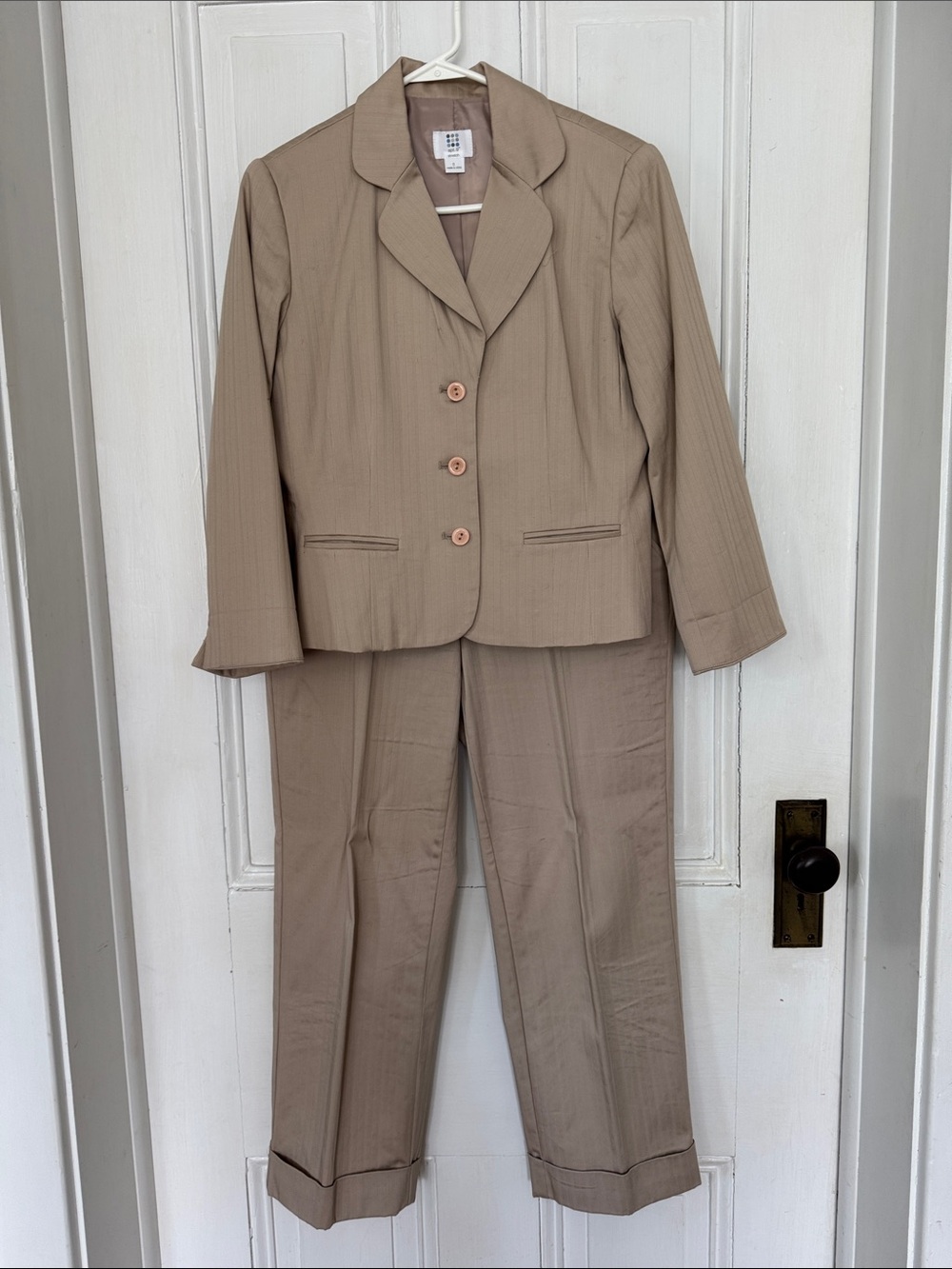Apt. 9 Women's Tan Pinstripe Blazer Sz 6 and Ankle Pant Size 8